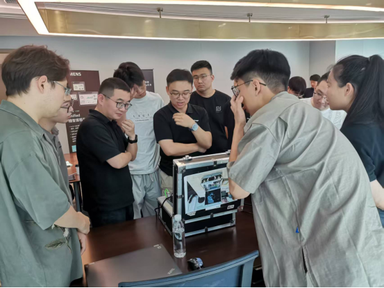 华锐公司携手西门子开展新产品技术交流,夯实创新应用基础(图2) 华锐公司携手西门子开展新产品技术交流,夯实创新应用基础(图2)