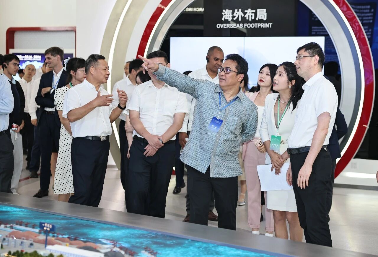20国外宾到访,振石国际朋友圈越扩越大!(图3) 20国外宾到访,振石国际朋友圈越扩越大!(图3)