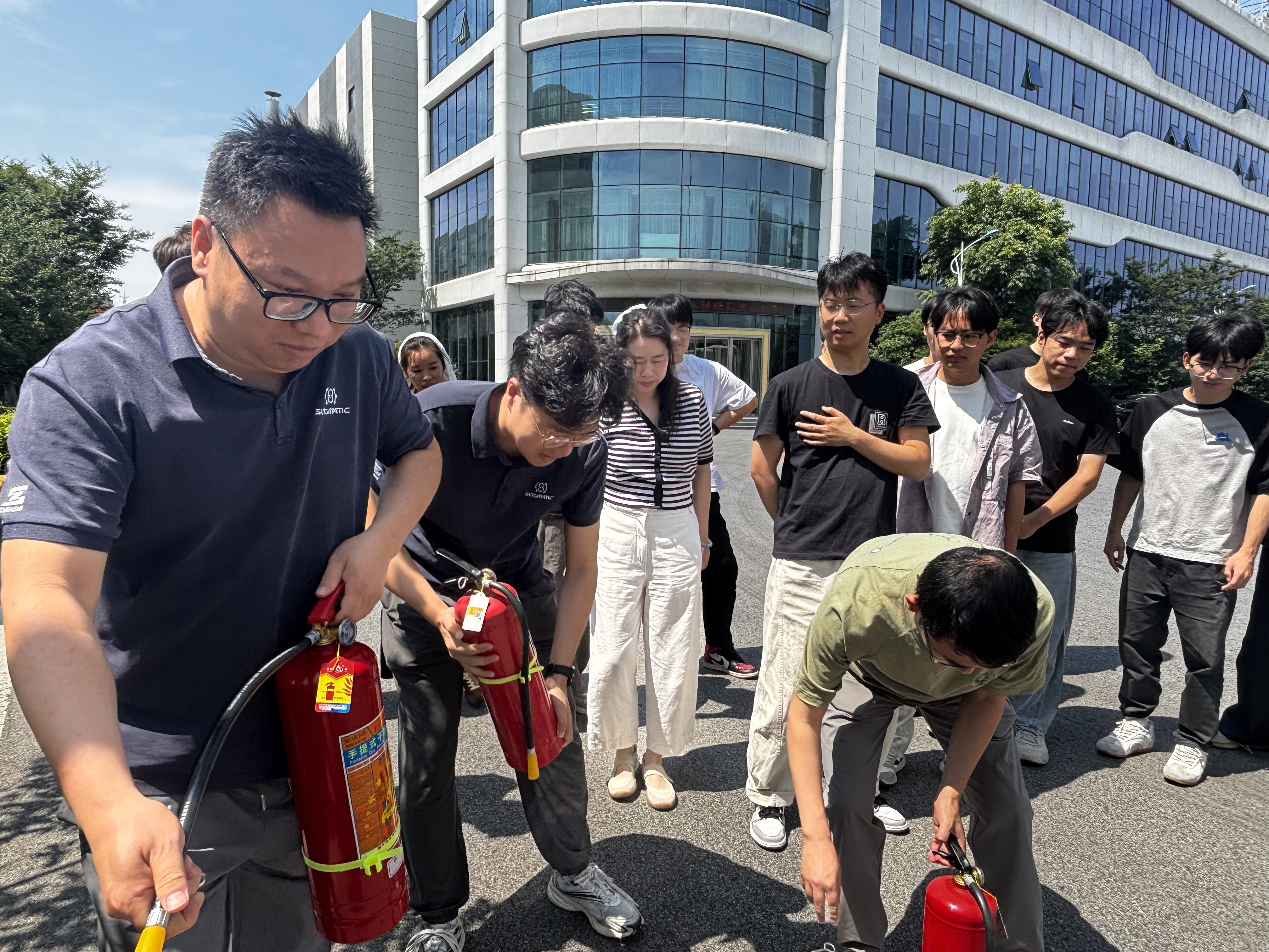 人人讲安全、个个会应急——华锐扎实开展安全生产月系列活动(图5) 人人讲安全、个个会应急——华锐扎实开展安全生产月系列活动(图5)