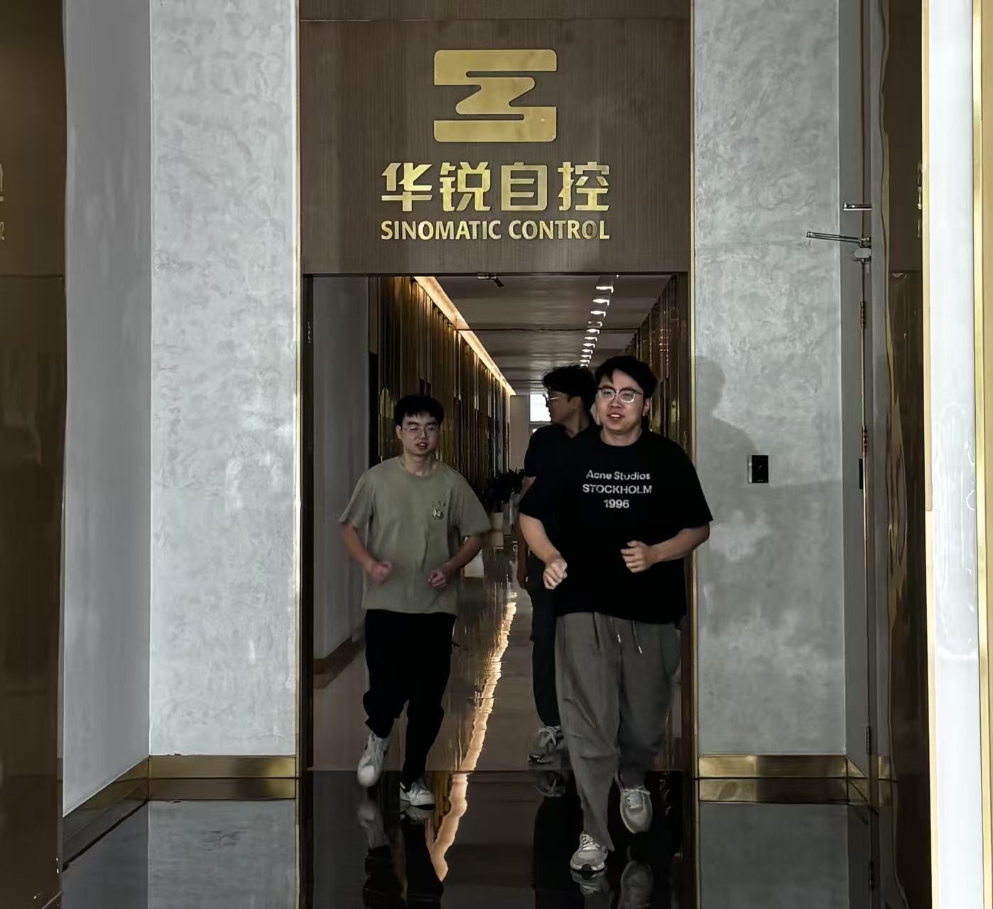 人人讲安全、个个会应急——华锐扎实开展安全生产月系列活动(图4) 人人讲安全、个个会应急——华锐扎实开展安全生产月系列活动(图4)